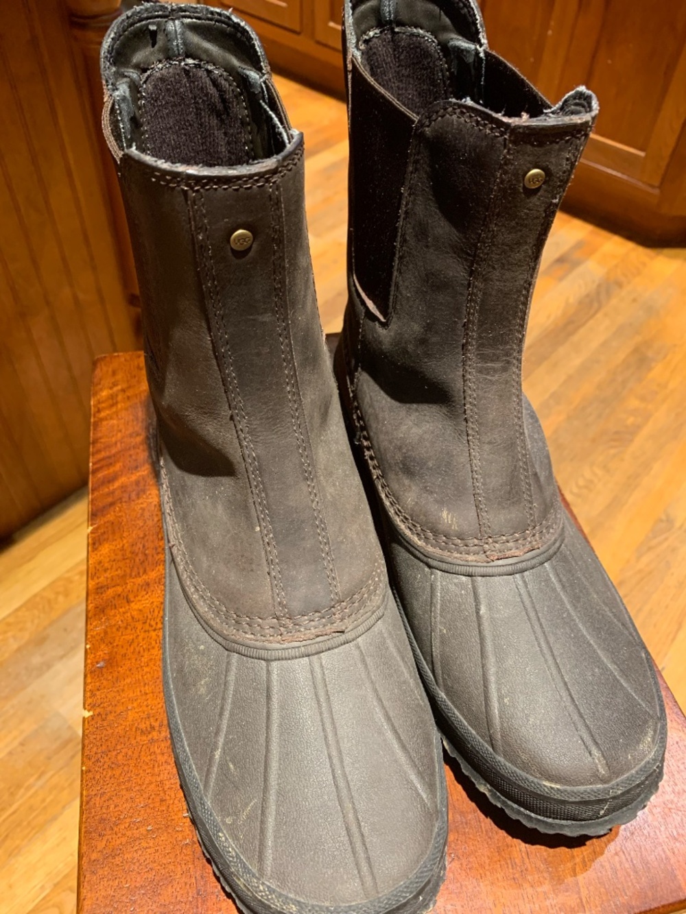 UGG Men's Distressed Romosa Brown Winter Boots 11.5 Size
